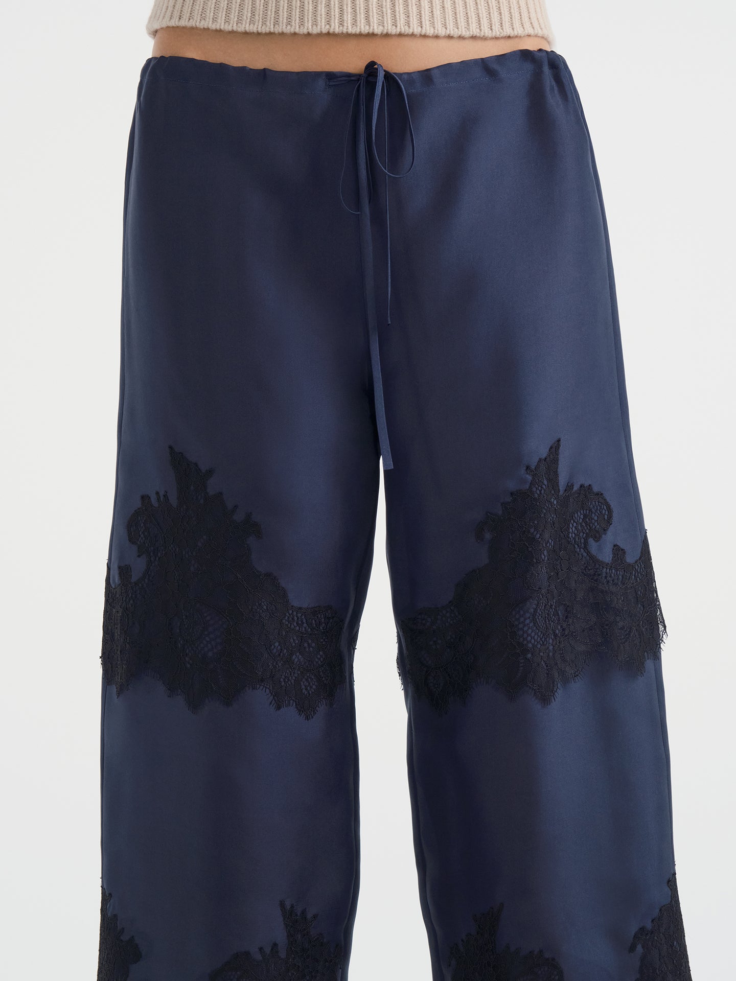 Maelis Pant in Silk - AFLALO