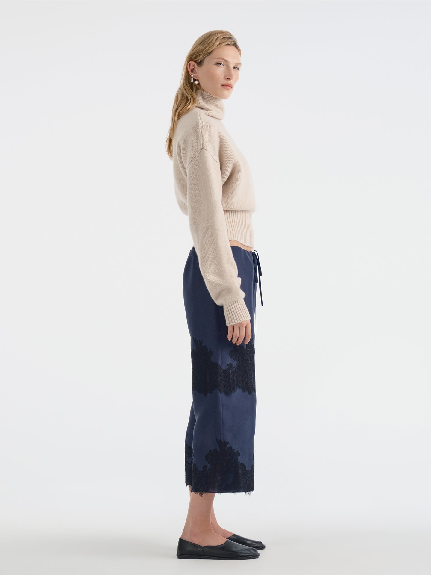 Maelis Pant in Silk - AFLALO