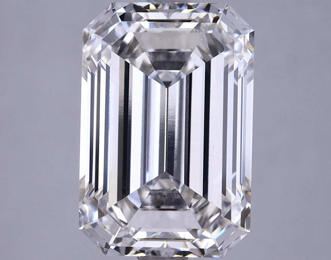 4.57 Carat Emerald Shaped Excellent Cut VS1 IGI Certified Lab Grown Diamond