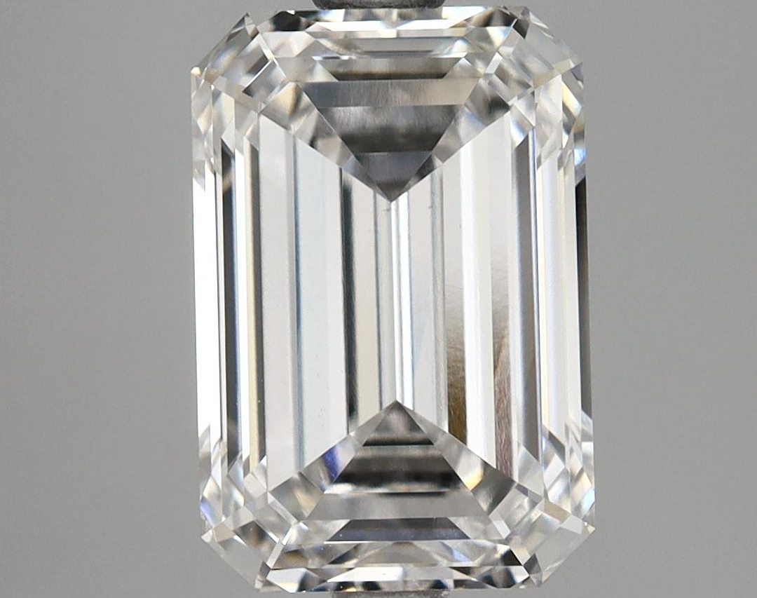 2.69 Carat Emerald Shaped Ideal Cut VS1 IGI Certified Lab Grown Diamond