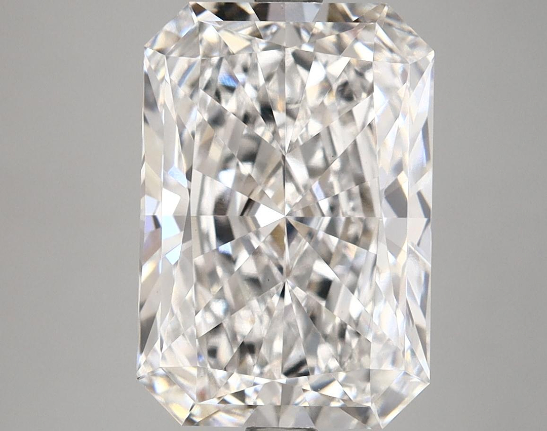 5.0 Carat Radiant Shaped Ideal Cut VVS2 IGI Certified Lab Grown Diamond