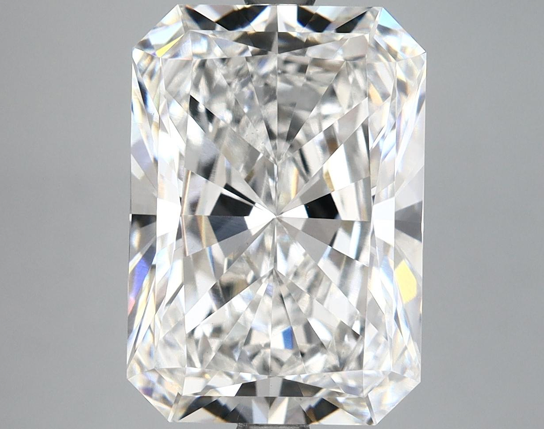 6.2 Carat Radiant Shaped Ideal Cut VVS2 IGI Certified Lab Grown Diamond