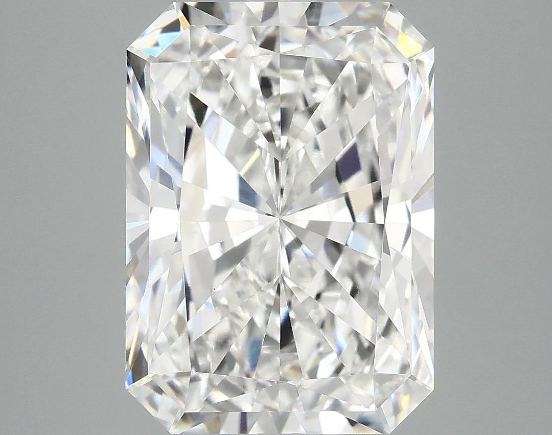3.91 Carat Radiant Shaped Ideal Cut VS1 IGI Certified Lab Grown Diamond
