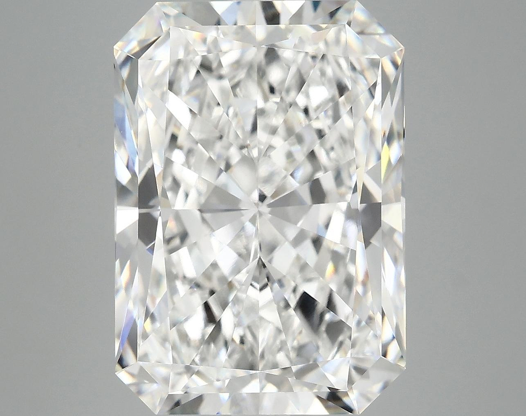 9.41 Carat Radiant Shaped Ideal Cut VVS2 IGI Certified Lab Grown Diamond