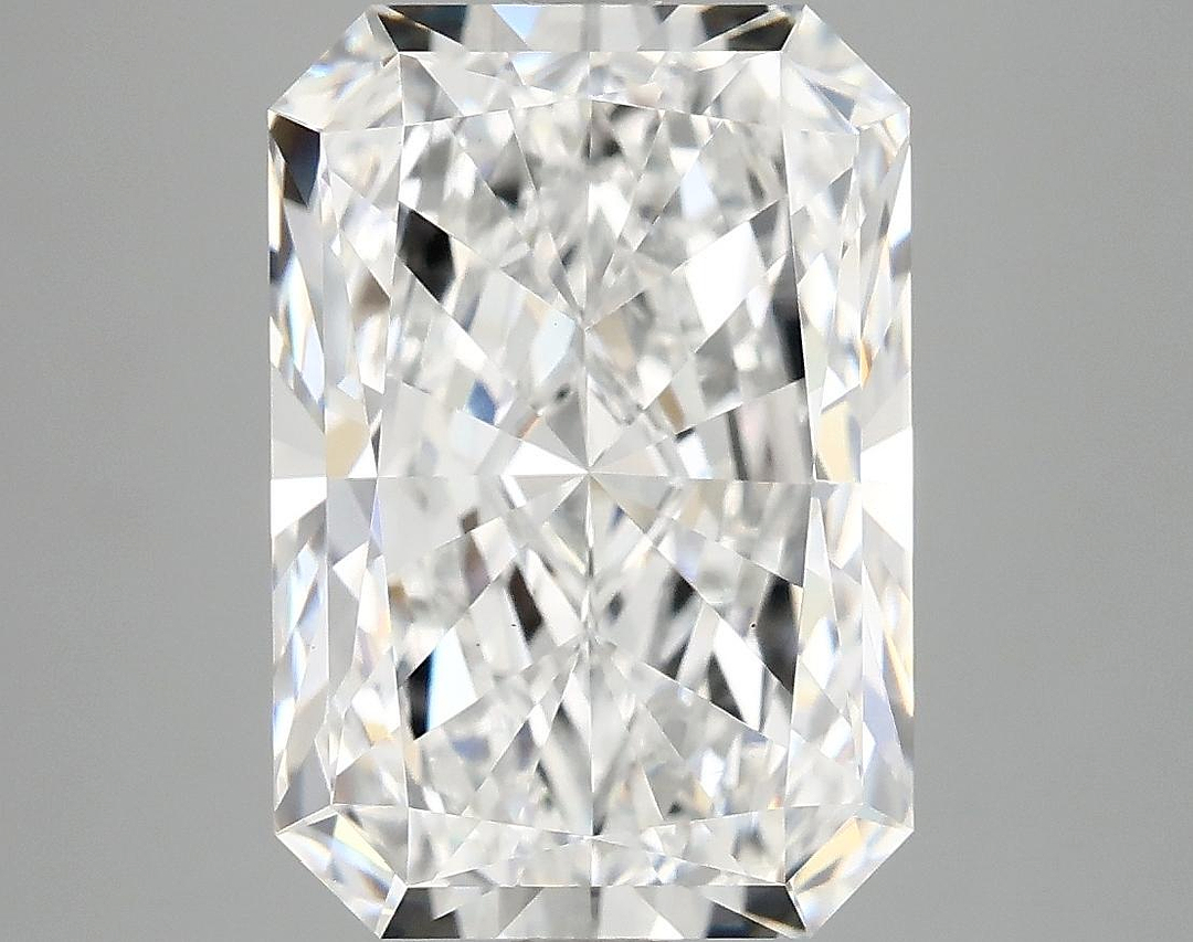 4.66 Carat Radiant Shaped Ideal Cut VS1 IGI Certified Lab Grown Diamond