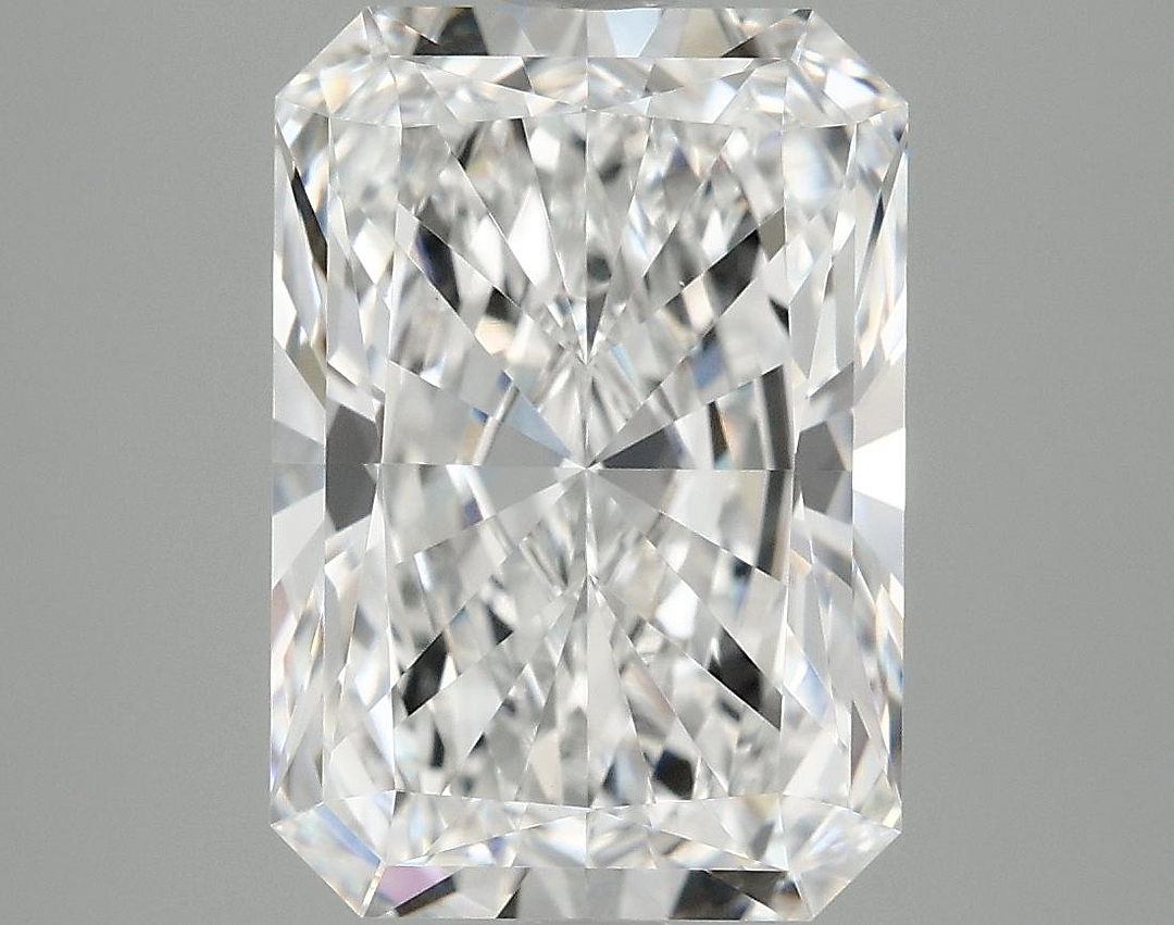 4.05 Carat Radiant Shaped Ideal Cut VVS2 IGI Certified Lab Grown Diamond
