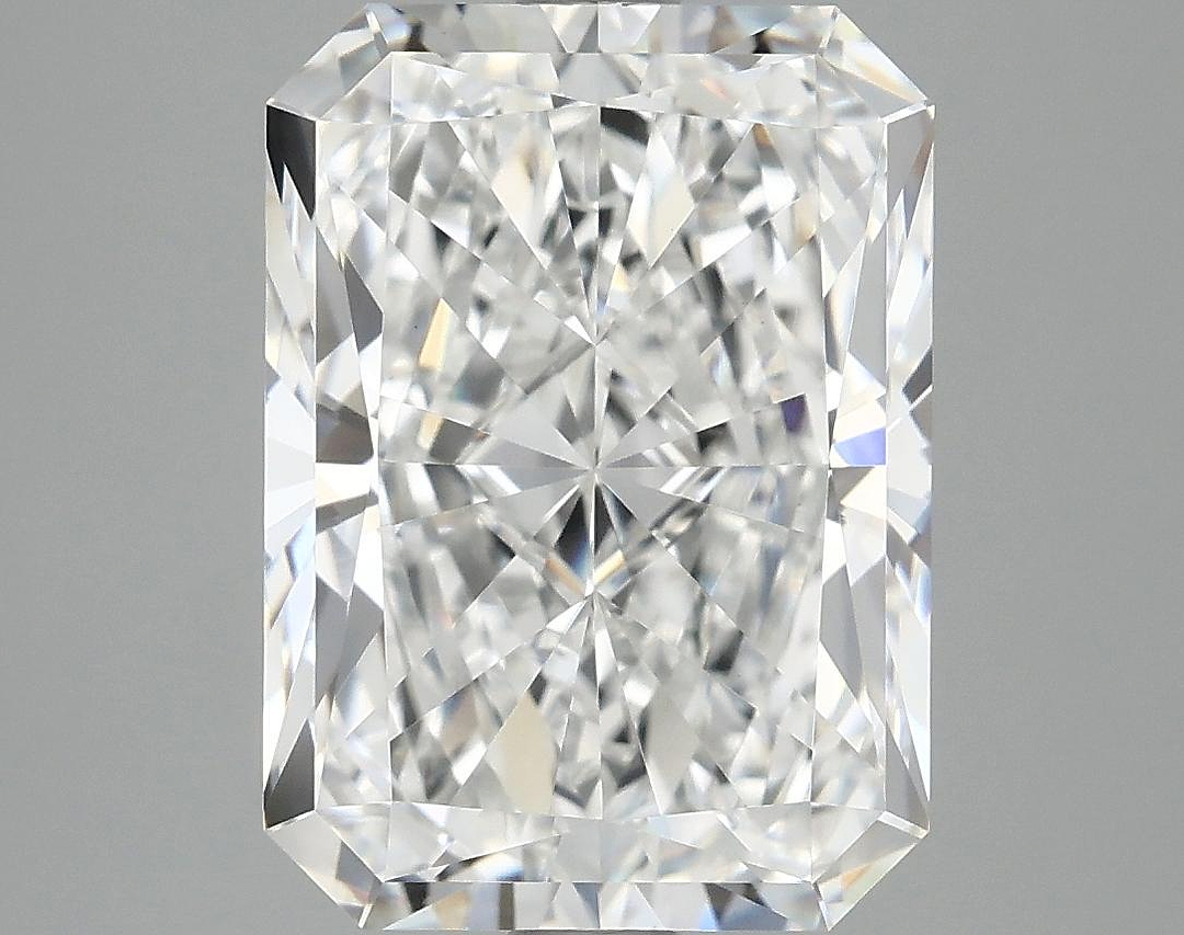 3.87 Carat Radiant Shaped Excellent Cut VS1 IGI Certified Lab Grown Diamond