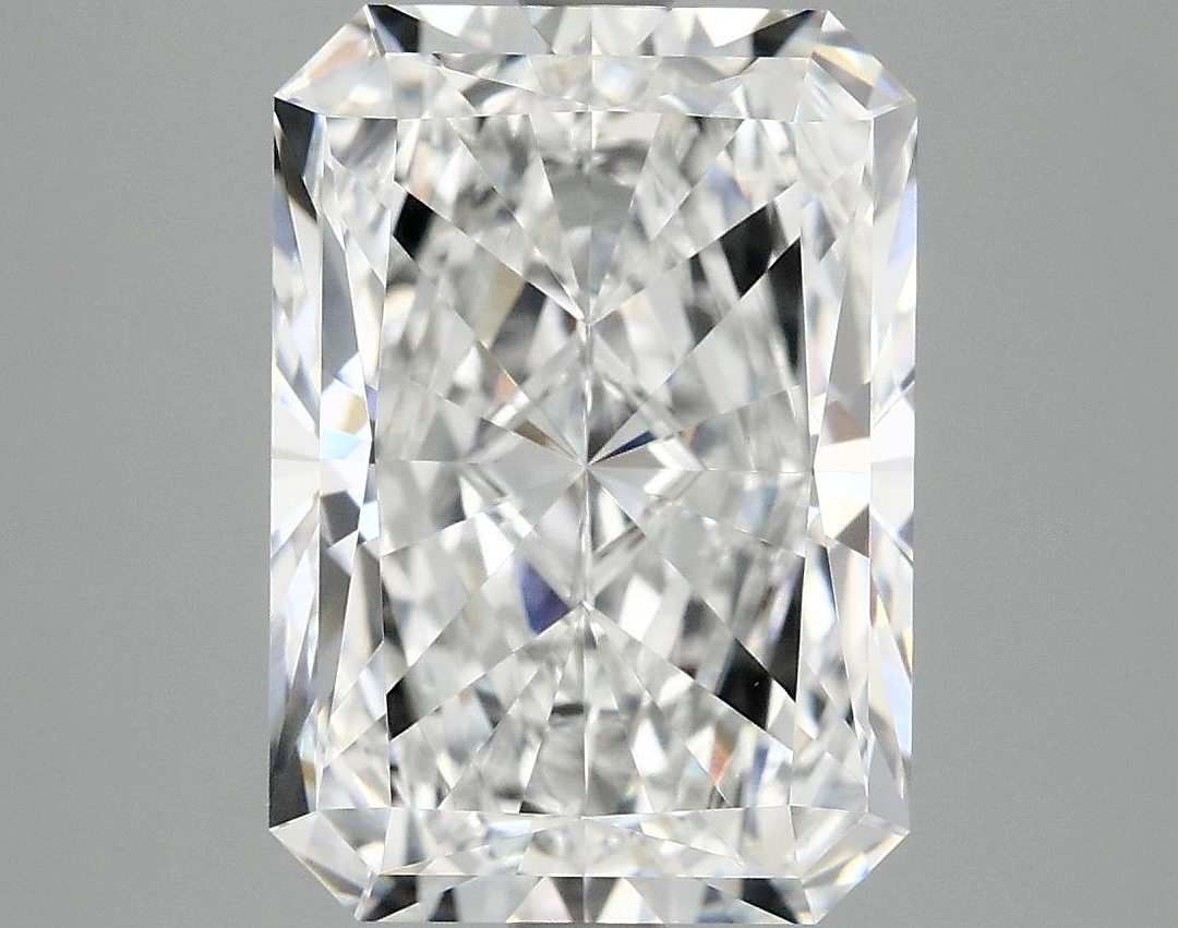 3.97 Carat Radiant Shaped Ideal Cut VVS2 IGI Certified Lab Grown Diamond