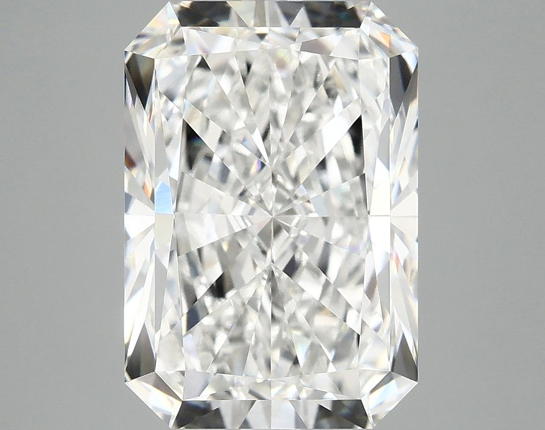 5.79 Carat Radiant Shaped Ideal Cut VVS2 IGI Certified Lab Grown Diamond