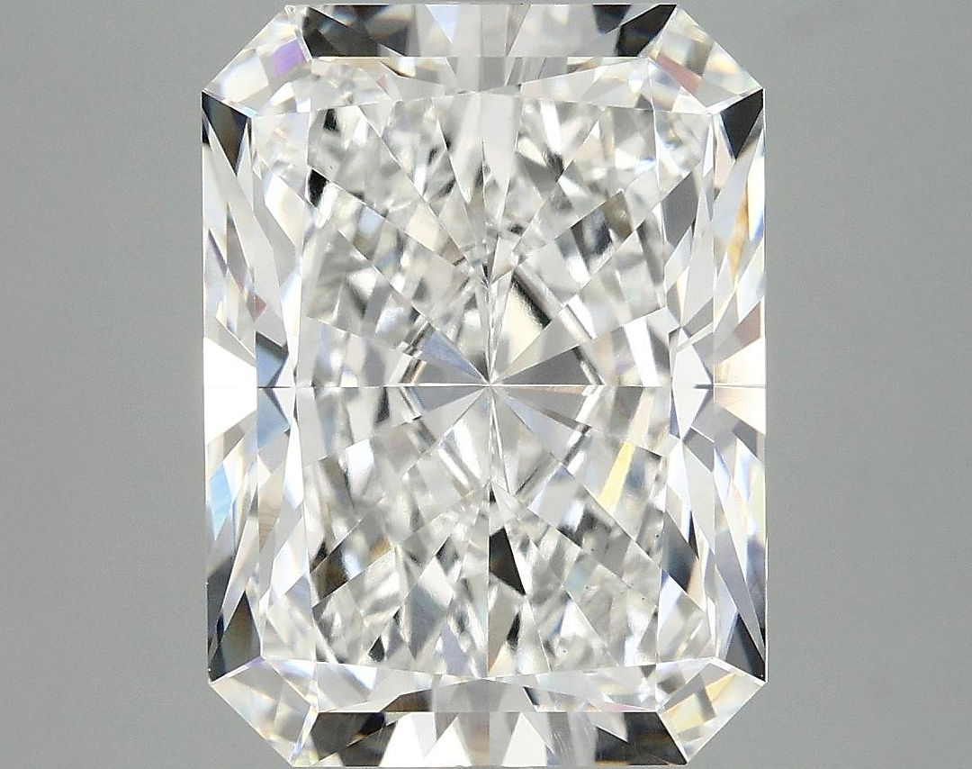 7.51 Carat Radiant Shaped Excellent Cut VS1 IGI Certified Lab Grown Diamond