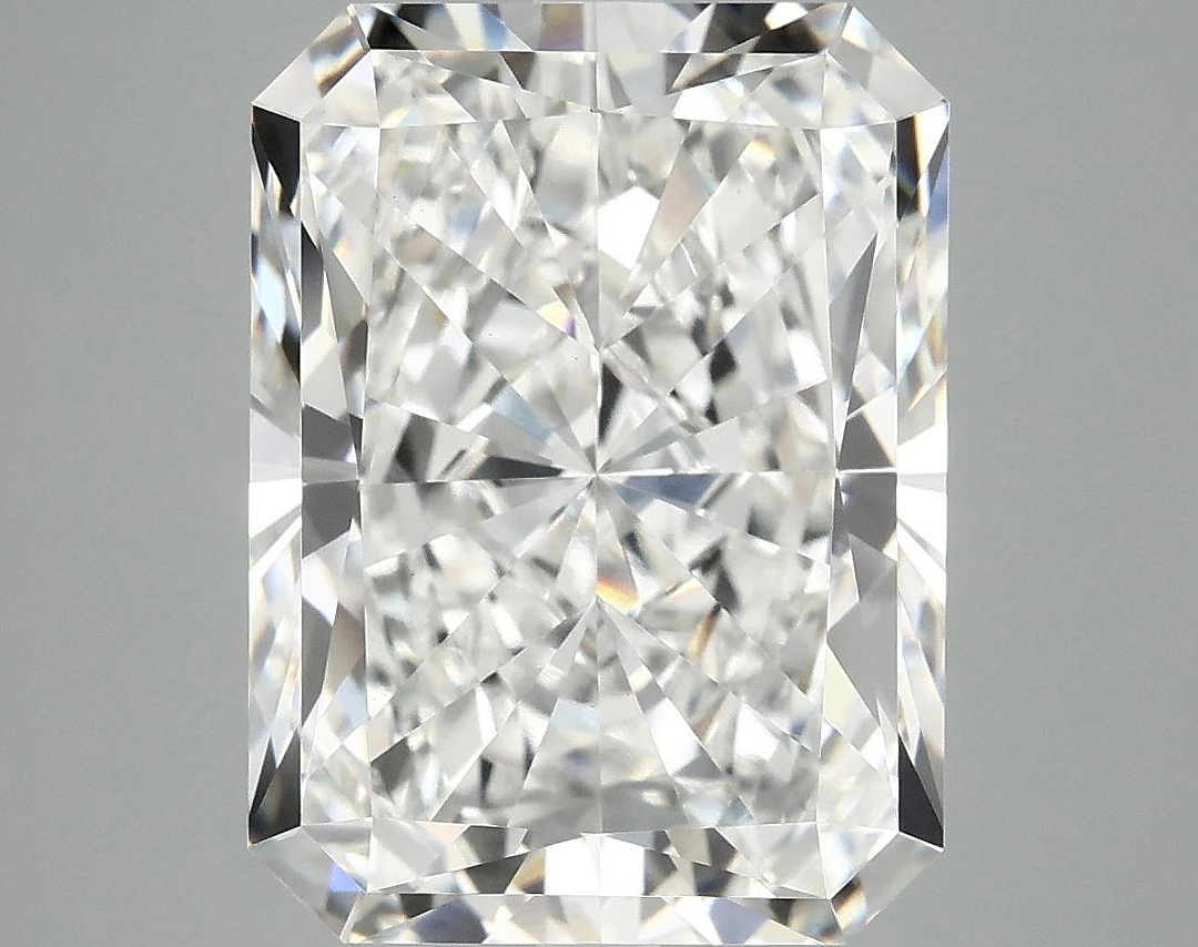 7.95 Carat Radiant Shaped Excellent Cut VVS2 IGI Certified Lab Grown Diamond