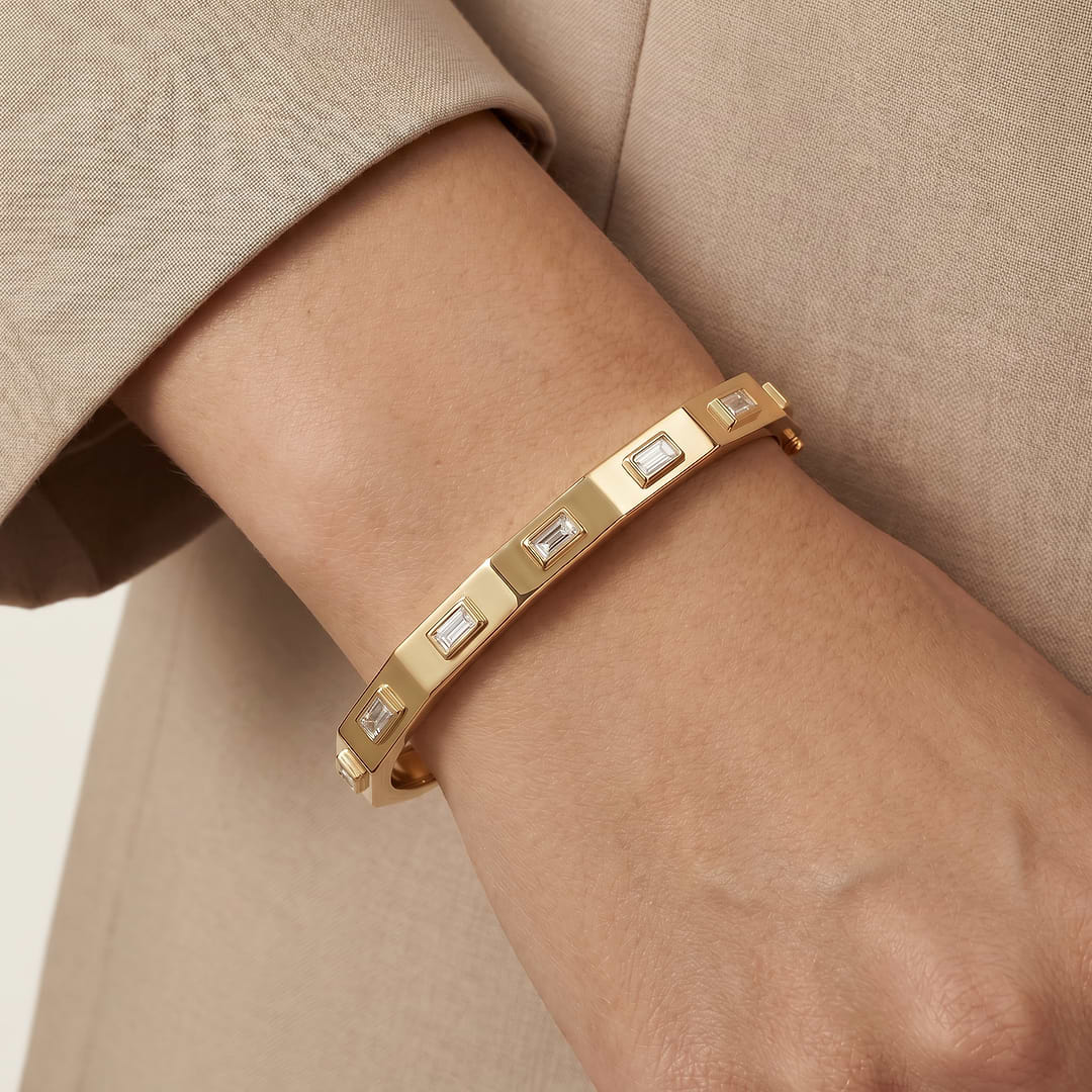 _lifestyle_image@SKU:B214G-LADB0075000DY #metal_14k-yellow-gold-vermeil+origin_lab-grown+quality_g-si