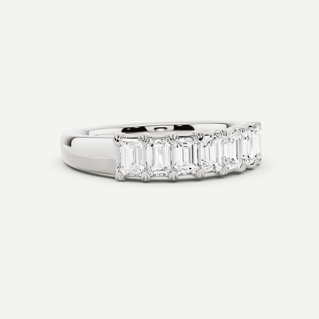 _roll_image@SKU:B1111-LADE01000004W #metal_10k-white-gold+origin_lab-grown+quality_g-si