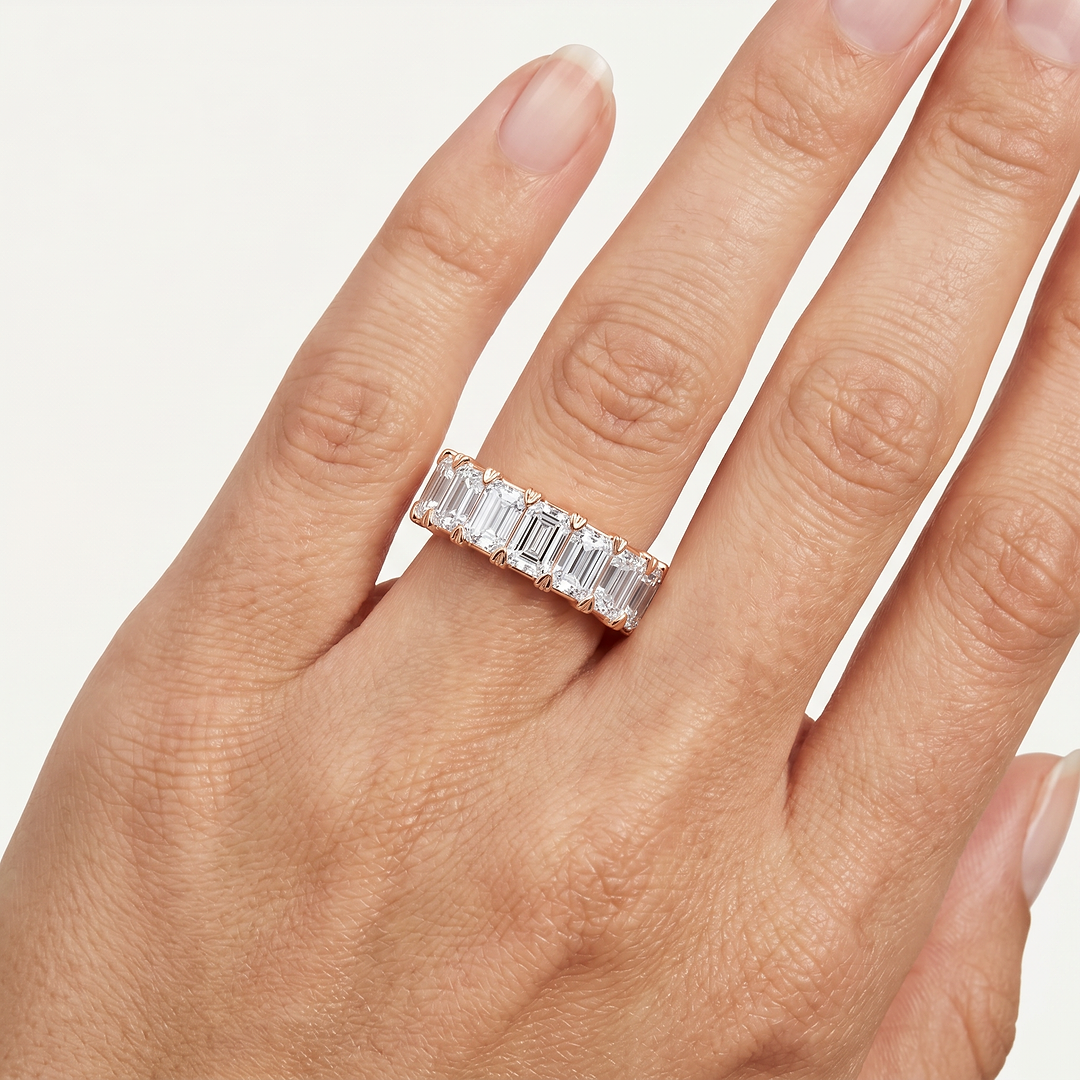 _lifestyle_image@SKU:A1173-LADE03000004P #metal_10k-rose-gold+origin_lab-grown+quality_g-si