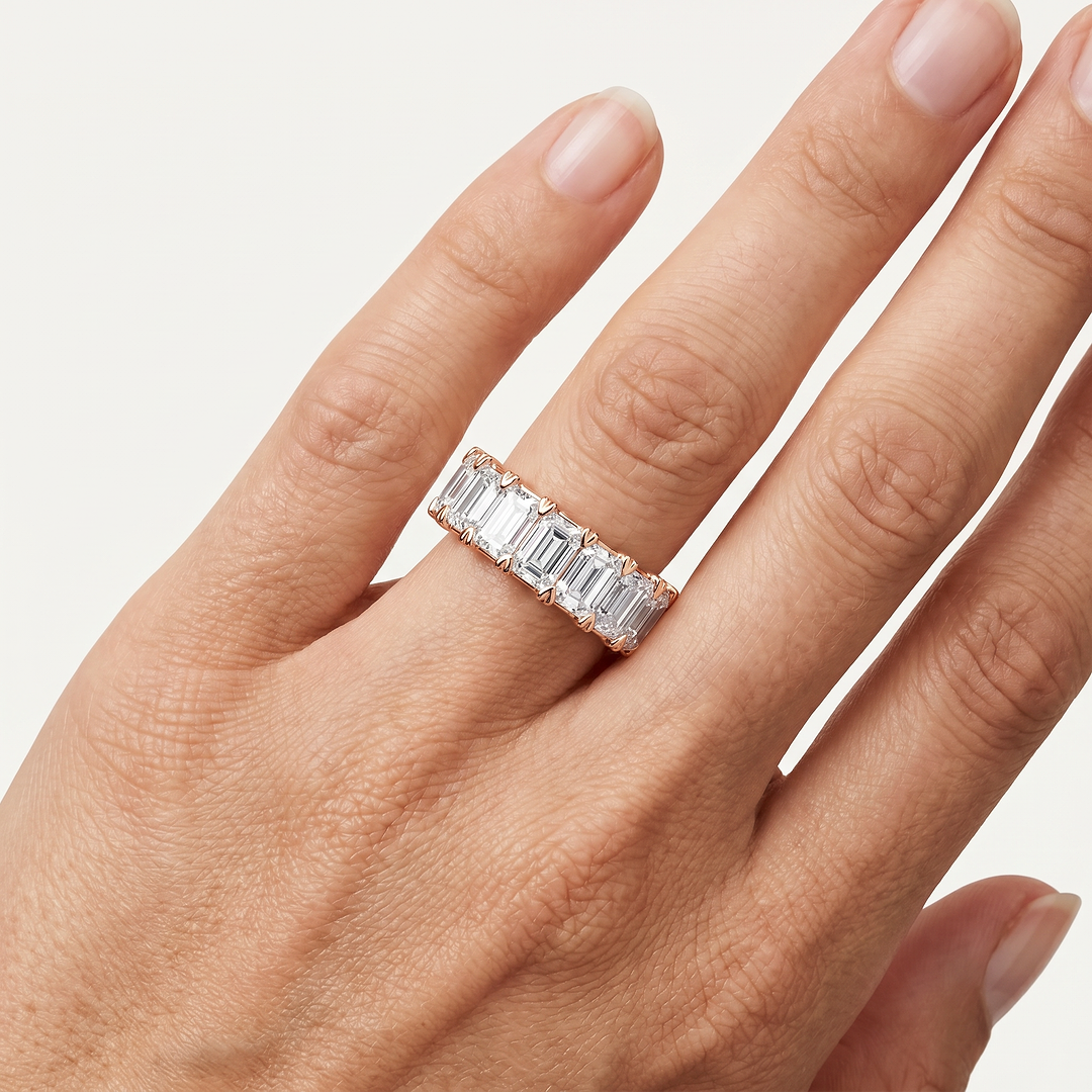 _lifestyle_image@SKU:A1173-LADE04000004P #metal_10k-rose-gold+origin_lab-grown+quality_g-si