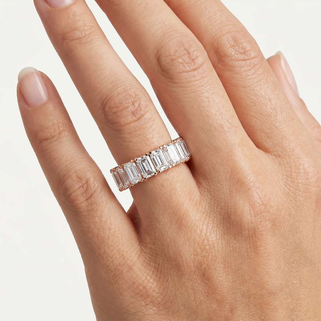 _lifestyle_image@SKU:T1731-LADE04080004P #metal_10k-rose-gold+origin_lab-grown+quality_g-si