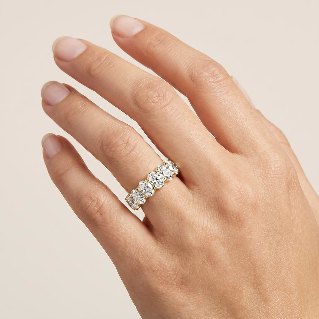 _lifestyle_image@SKU:A1173-LADO02050004Y #metal_10k-yellow-gold+origin_lab-grown+quality_g-si
