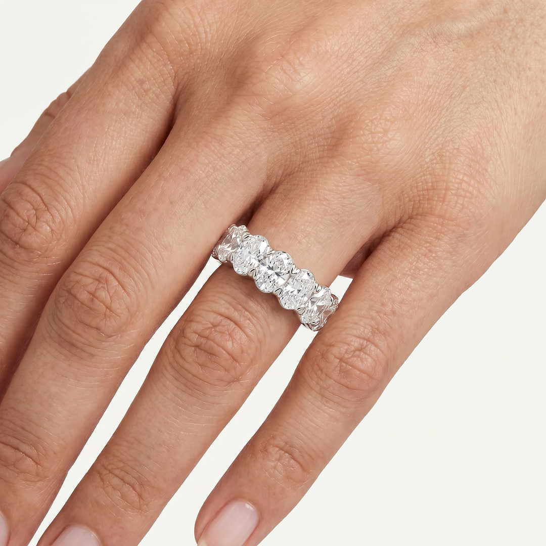 _lifestyle_image@SKU:A1173-NADO0300000PL #metal_platinum+origin_lab-grown+quality_ef-vs2+