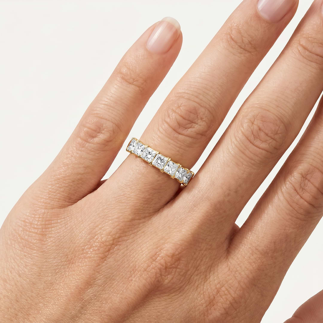 _lifestyle_image@SKU:A1173-NADP01000004Y #metal_14k-yellow-gold+origin_lab-grown+quality_ef-vs2+