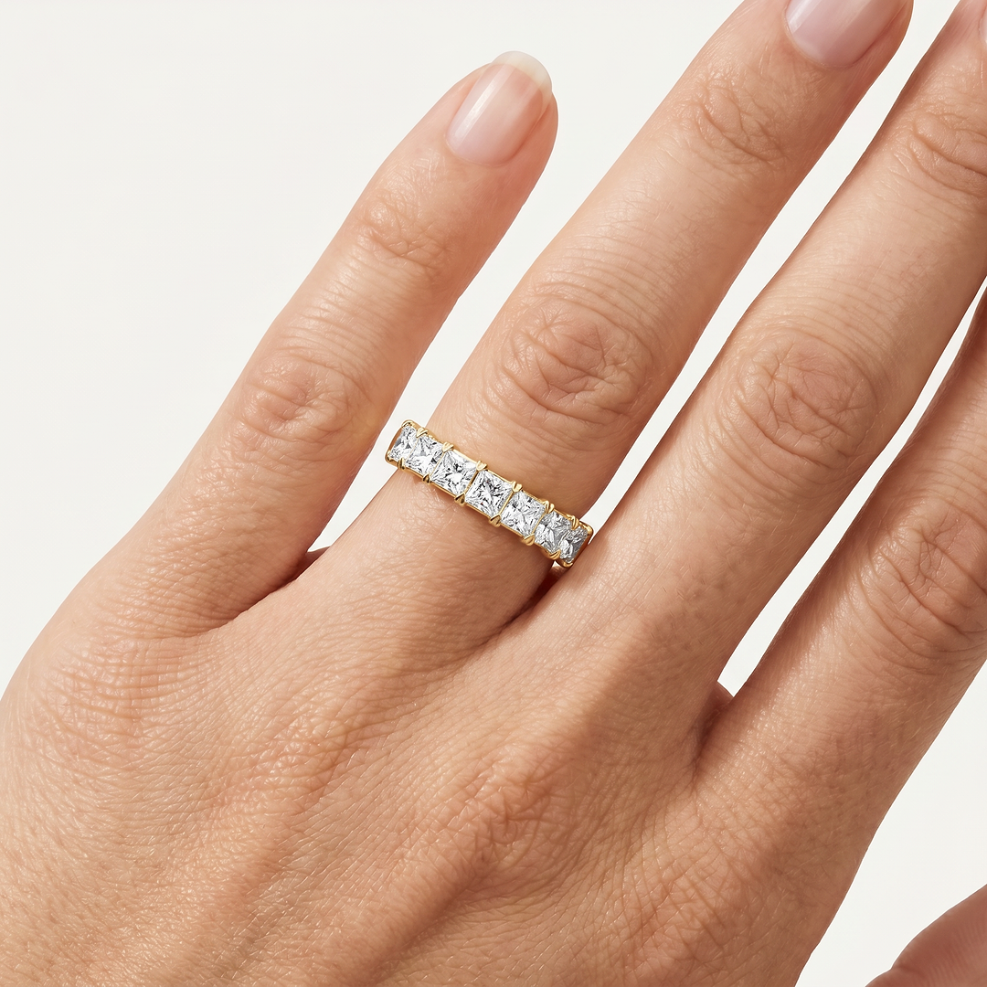 _lifestyle_image@SKU:A1173-NADP01000004Y #metal_14k-yellow-gold+origin_lab-grown+quality_ef-vs2+