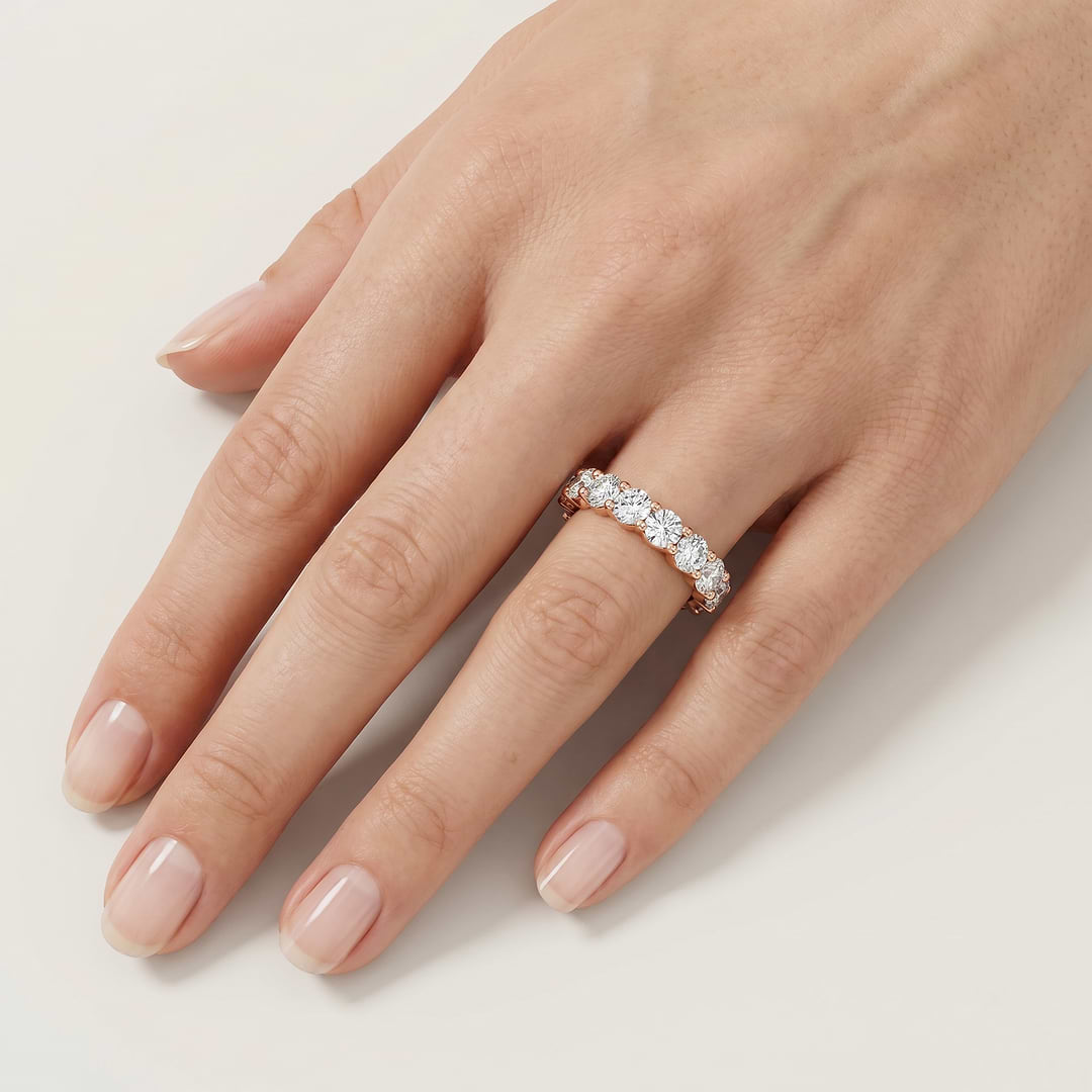 _lifestyle_image@SKU:T2986-LADR01980004P #metal_10k-rose-gold+origin_lab-grown+quality_g-si