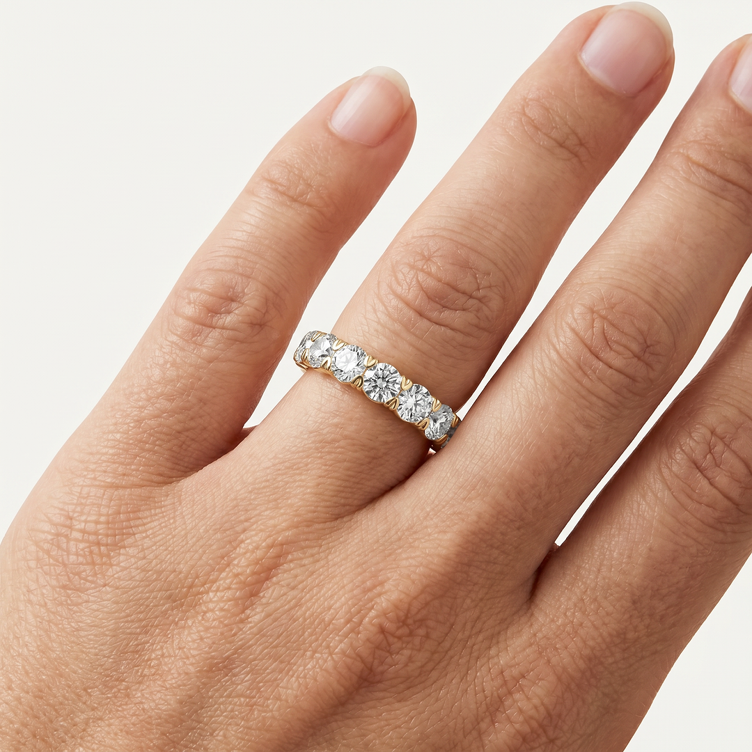 _lifestyle_image@SKU:A1173-LADR02000004Y #metal_10k-yellow-gold+origin_lab-grown+quality_g-si
