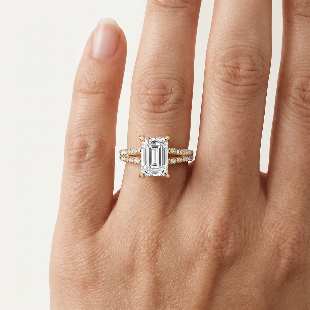 _lifestyle_image@SKU:R1939-LGDE02000004Y #metal_14k-yellow-gold+origin_lab-grown+quality_ef-vs2+