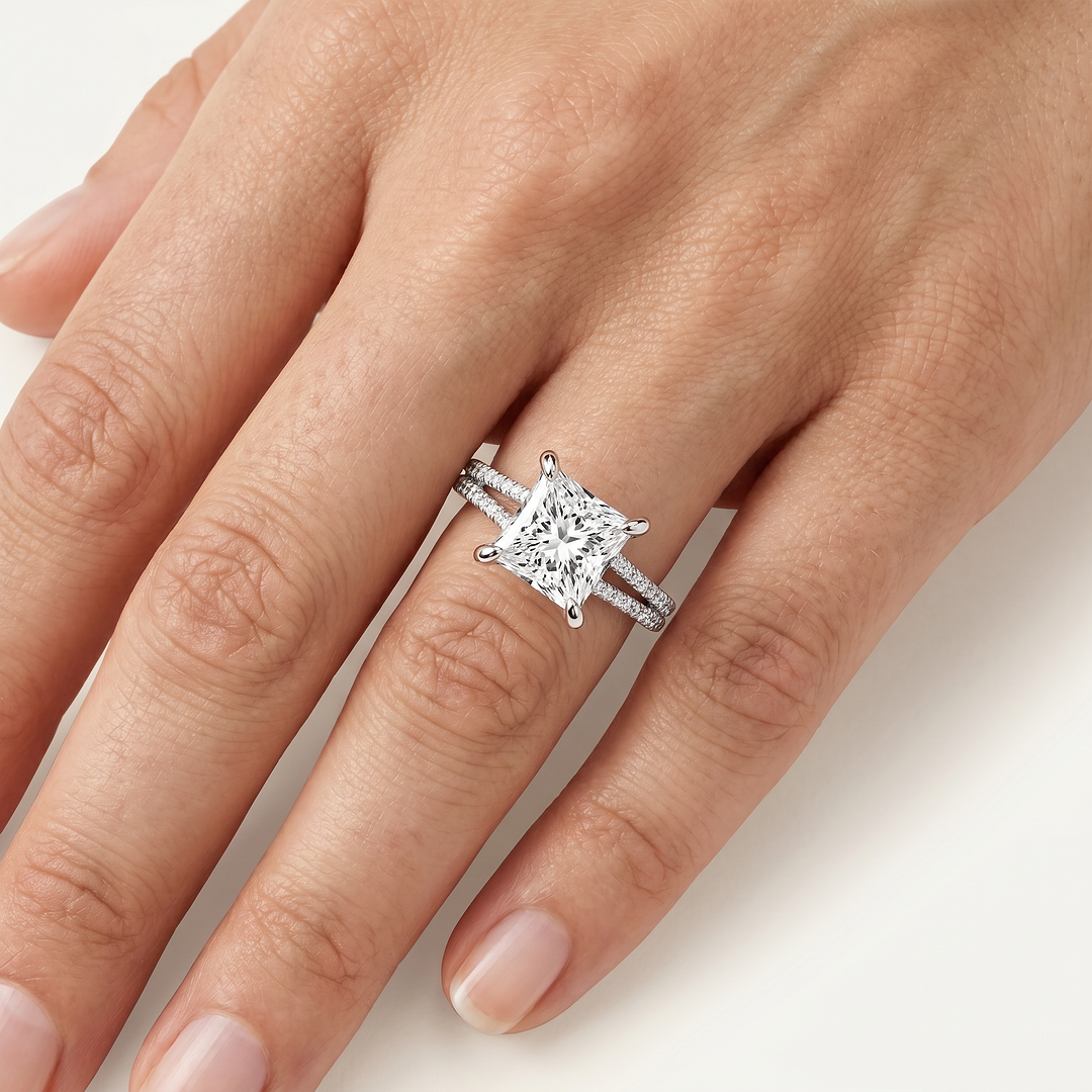 _lifestyle_image@SKU:R1939-LGDP03000004W #metal_14k-white-gold+origin_lab-grown+quality_ef-vs2+