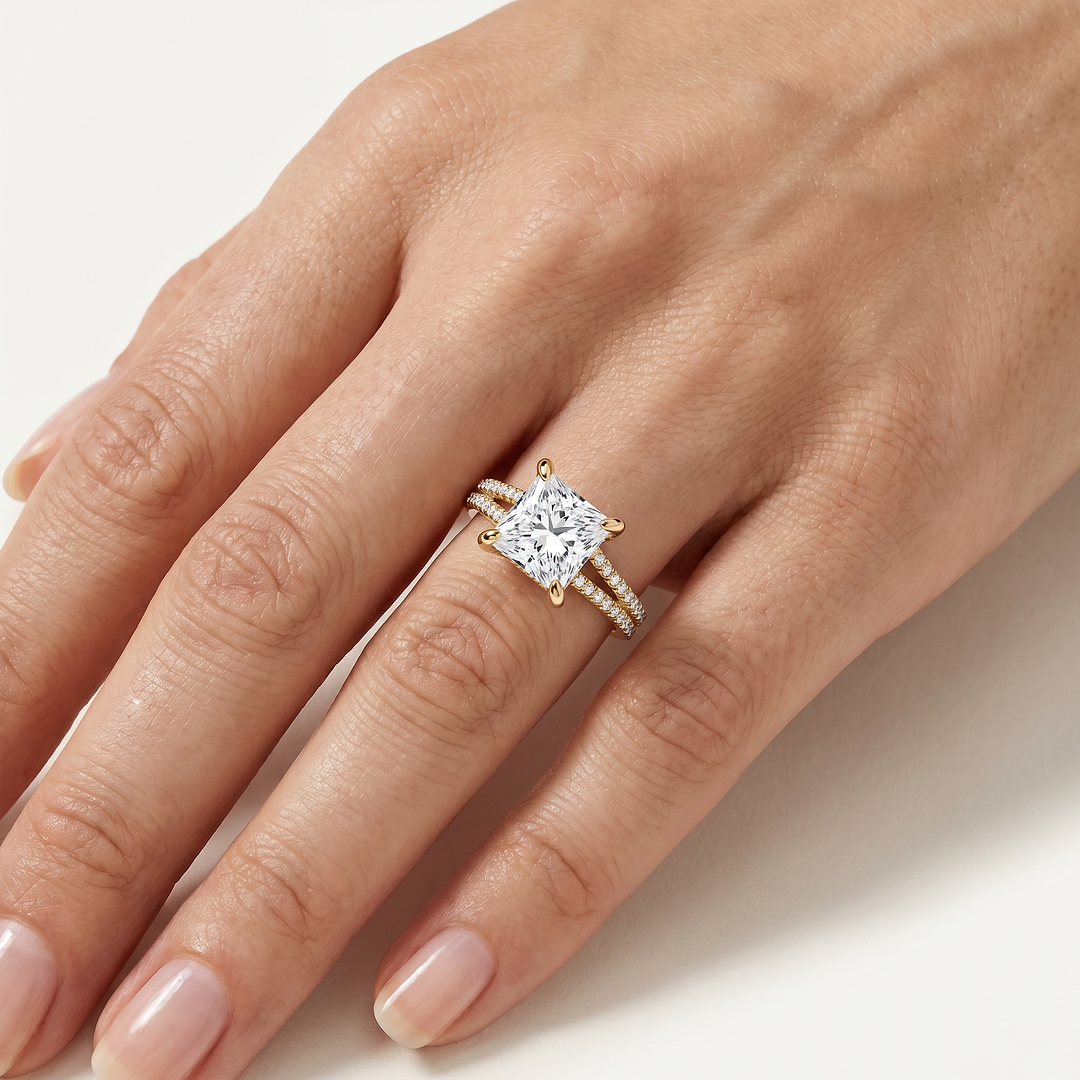 _lifestyle_image@SKU:R1939-LGDP03000004Y #metal_14k-yellow-gold+origin_lab-grown+quality_ef-vs2+
