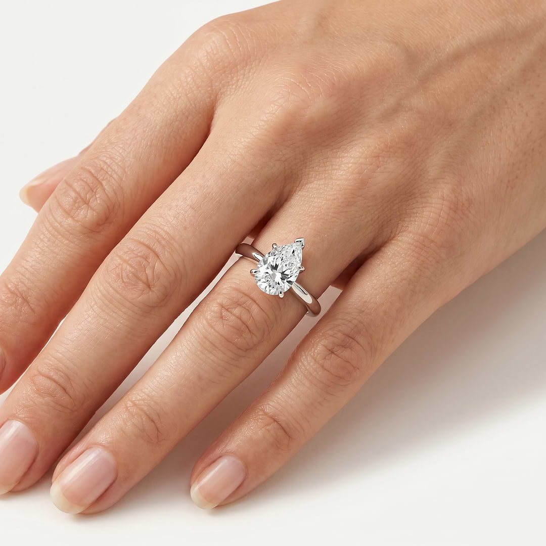 _lifestyle_image@SKU:R5314-NADD0100000PL #metal_platinum+origin_lab-grown+quality_ef-vs2+