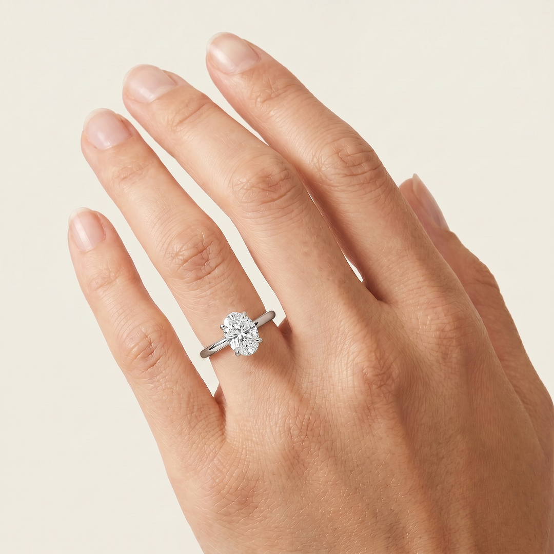 _lifestyle_image@SKU:R5314-LADO01000004W #metal_10k-white-gold+origin_lab-grown+quality_g-si