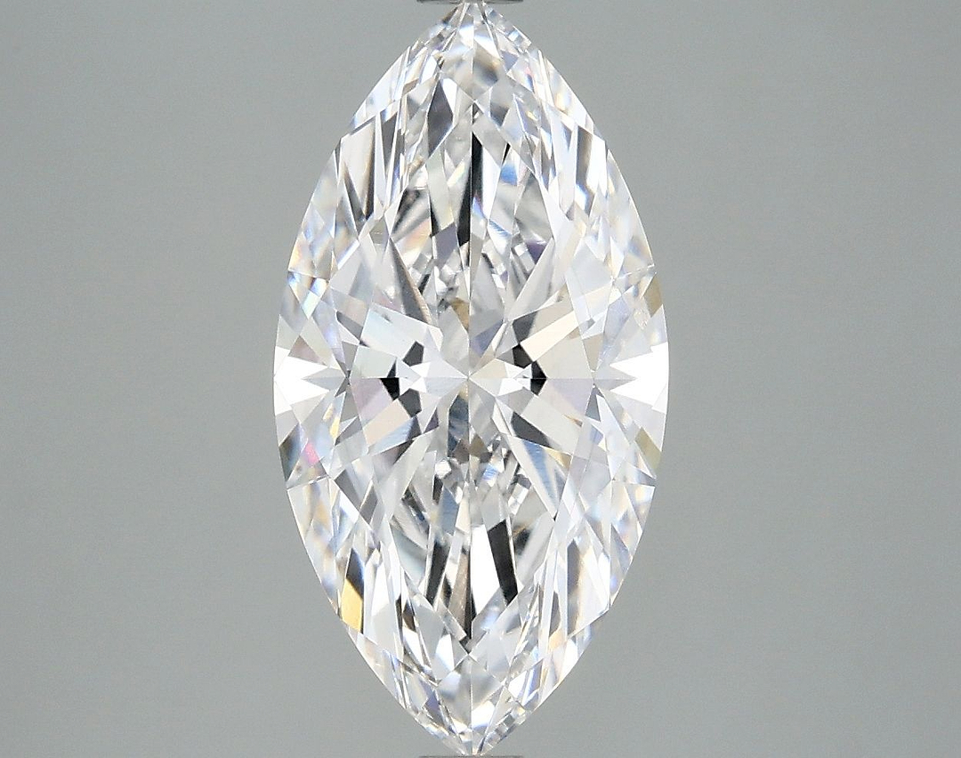 _roll_image@ #carat-weight_3+shape_marquise+quality_ef-vs2