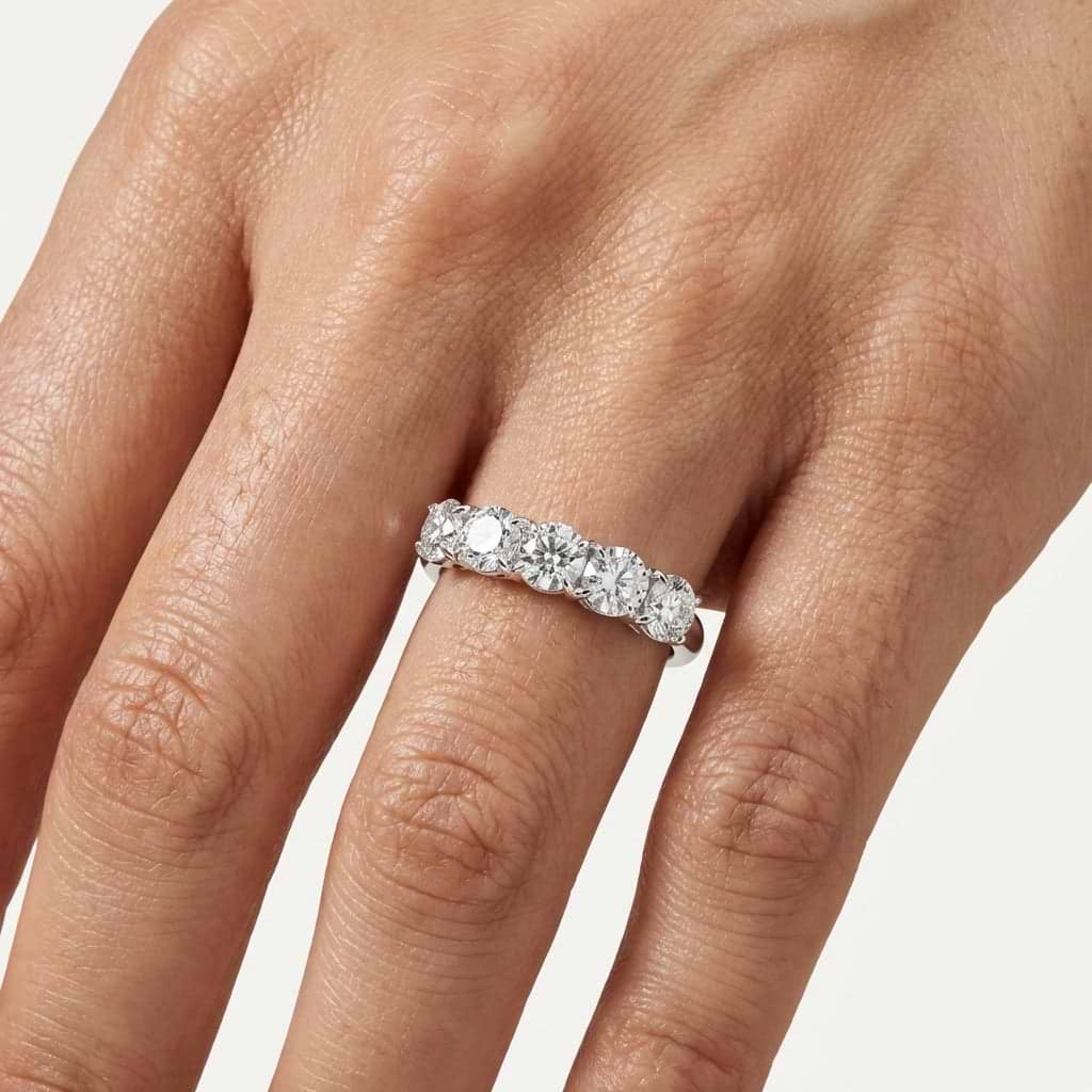 _roll_image@SKU:A7730-LADR01000004W #metal_14k-white-gold+origin_lab-grown+quality_g-si