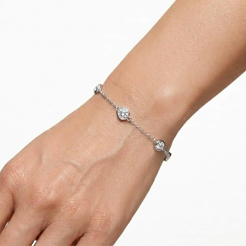_roll_image@SKU:B5867-LADR01000004W #metal_10k-white-gold+origin_lab-grown+quality_g-si