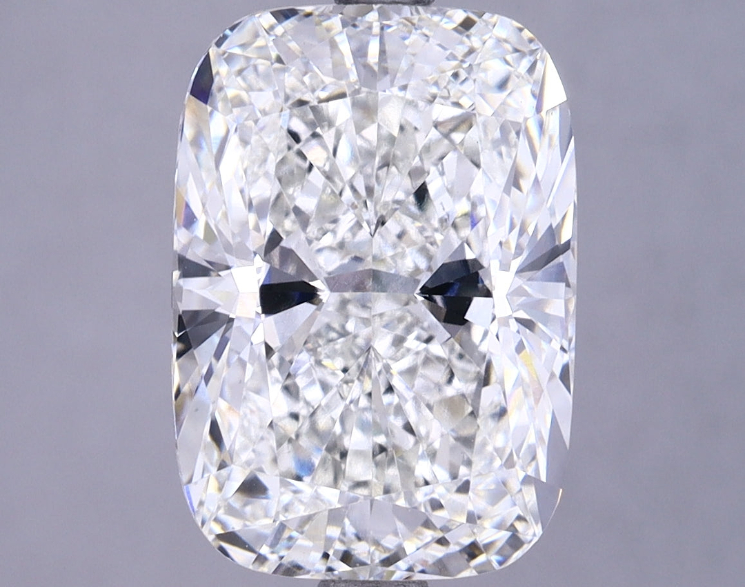 _roll_image@ #carat-weight_4+shape_elongated-cushion+quality_g-si