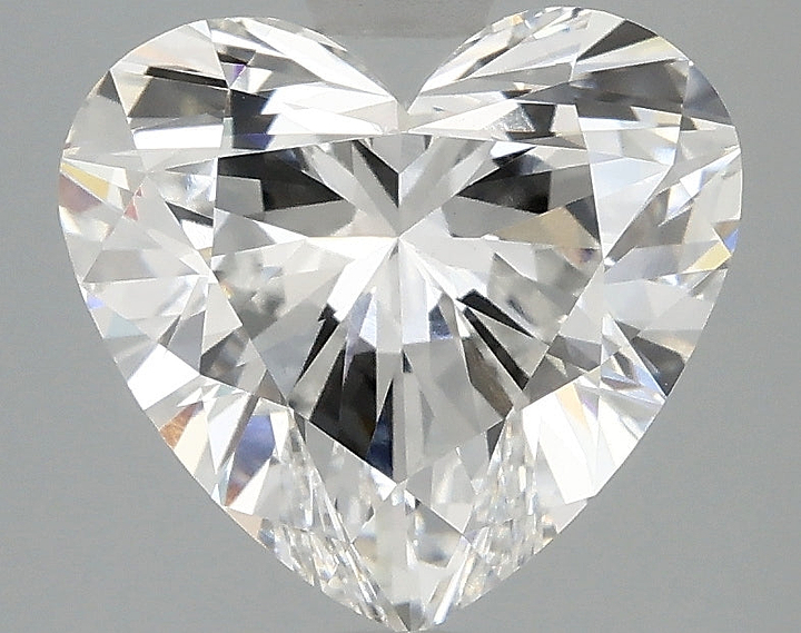 _roll_image@ #carat-weight_3+shape_heart+quality_ef-vs2