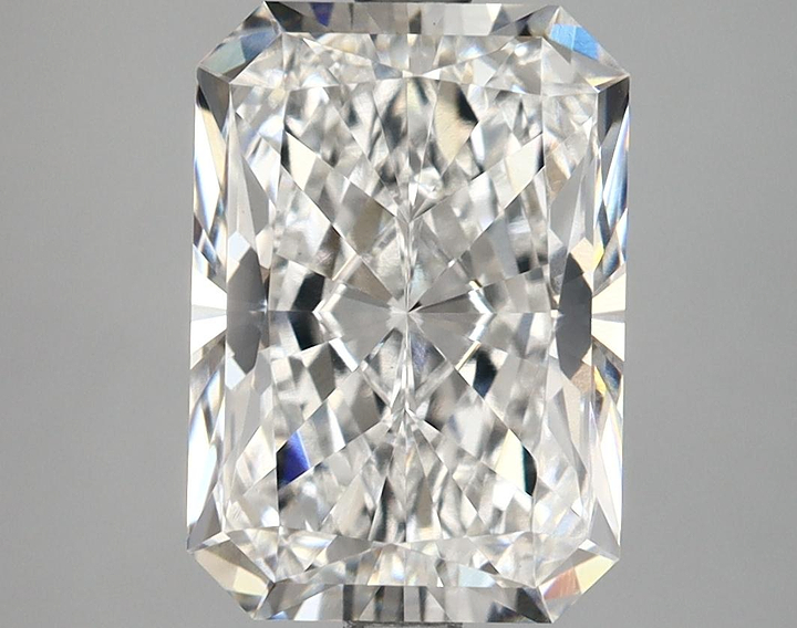 4.15 Carat Radiant Shaped Ideal Cut VVS2 IGI Certified Lab Grown Diamond