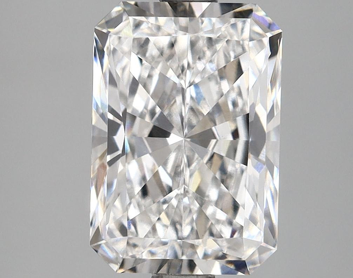 2.55 Carat Radiant Shaped Ideal Cut VVS2 IGI Certified Lab Grown Diamond