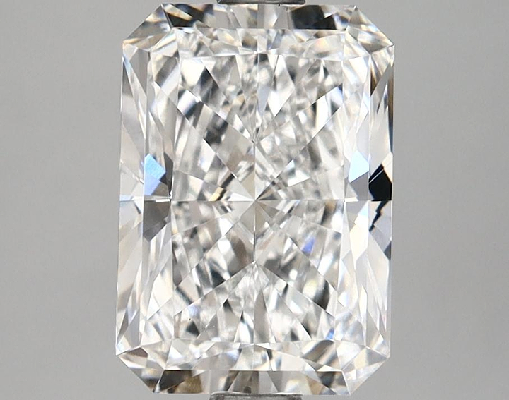 2.5 Carat Radiant Shaped Ideal Cut VVS2 IGI Certified Lab Grown Diamond
