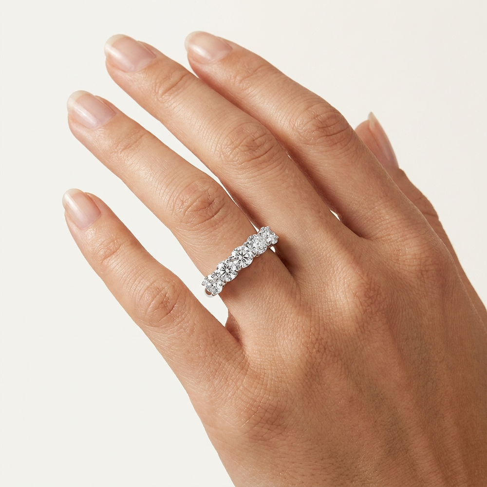 _roll_image@SKU:A7730-LADR01000004W #metal_14k-white-gold+origin_lab-grown+quality_g-si