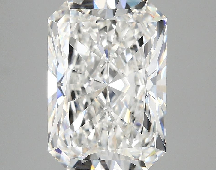 3.91 Carat Radiant Shaped Ideal Cut VVS2 IGI Certified Lab Grown Diamond
