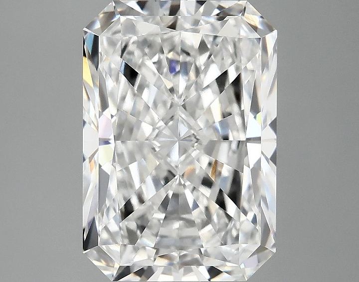 4.05 Carat Radiant Shaped Ideal Cut VVS2 IGI Certified Lab Grown Diamond
