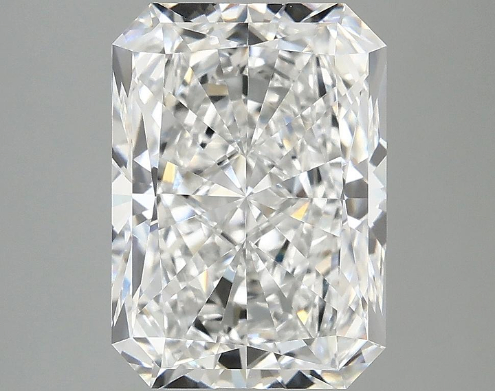 3.95 Carat Radiant Shaped Ideal Cut VVS2 IGI Certified Lab Grown Diamond