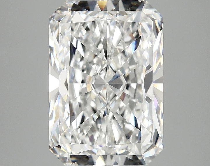 4.1 Carat Radiant Shaped Ideal Cut VVS2 IGI Certified Lab Grown Diamond