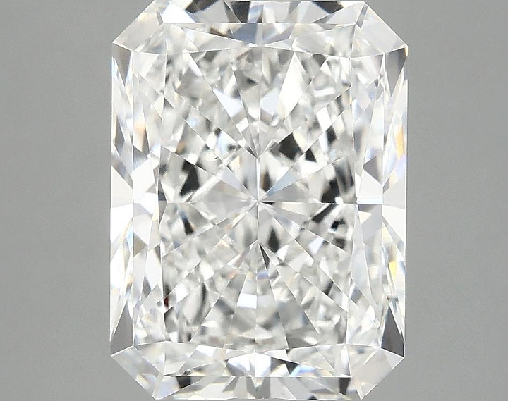 3.98 Carat Radiant Shaped Excellent Cut VS1 IGI Certified Lab Grown Diamond