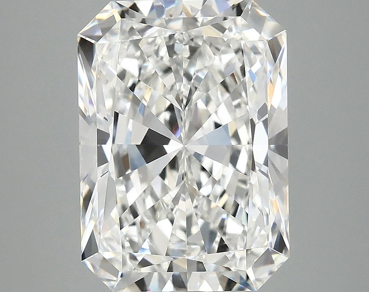 4.99 Carat Radiant Shaped Ideal Cut VVS2 IGI Certified Lab Grown Diamond
