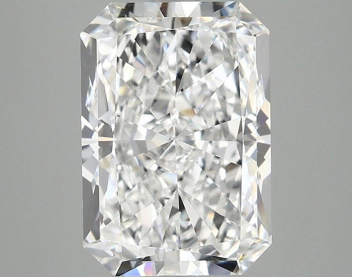 3.97 Carat Radiant Shaped Ideal Cut VVS2 IGI Certified Lab Grown Diamond