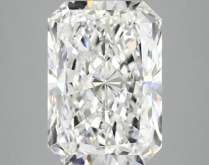 4.15 Carat Radiant Shaped Ideal Cut VVS2 IGI Certified Lab Grown Diamond