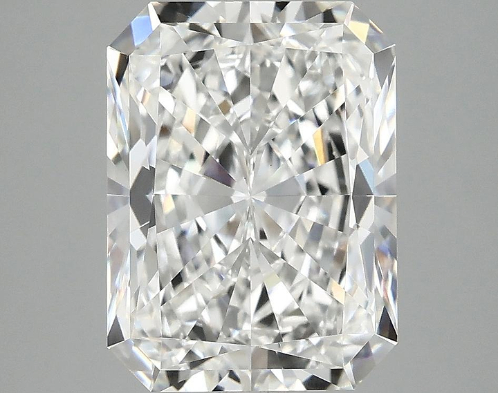 3.94 Carat Radiant Shaped Excellent Cut VS1 IGI Certified Lab Grown Diamond