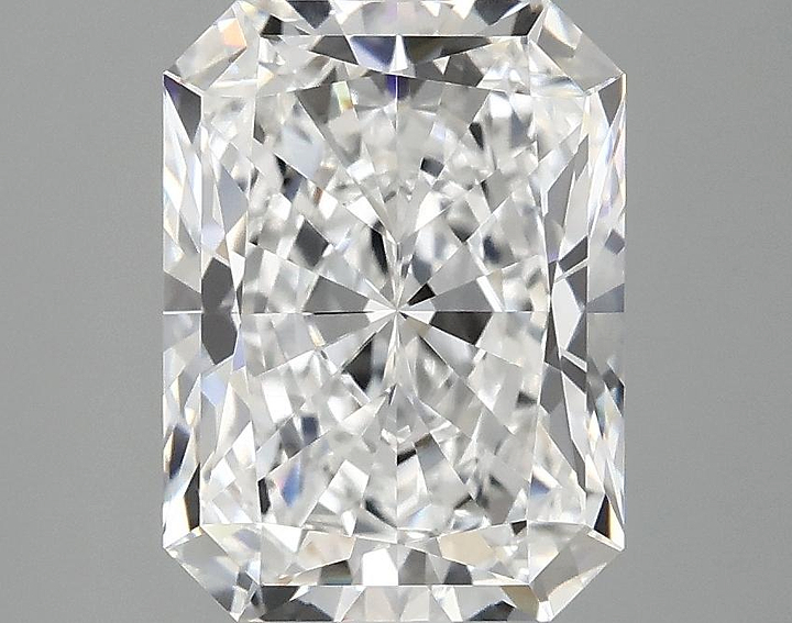 3.05 Carat Radiant Shaped Excellent Cut VVS2 IGI Certified Lab Grown Diamond